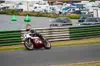 Vintage-motorcycle-club;eventdigitalimages;mallory-park;mallory-park-trackday-photographs;no-limits-trackdays;peter-wileman-photography;trackday-digital-images;trackday-photos;vmcc-festival-1000-bikes-photographs